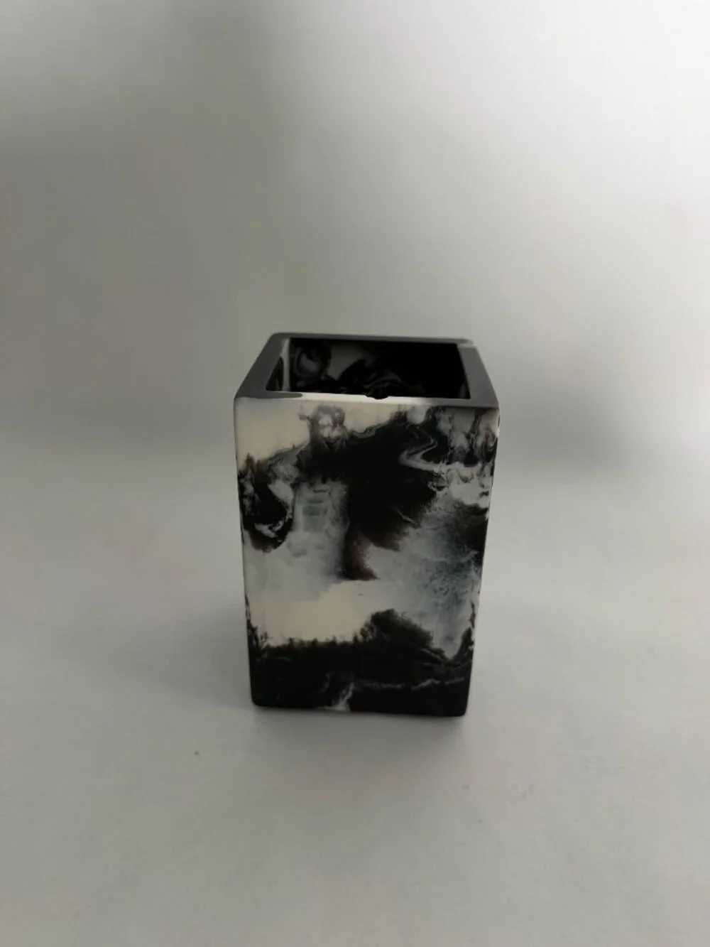 Pigeon and Poodle - Bahia Black Swirl - Designer Toothbrush Holder